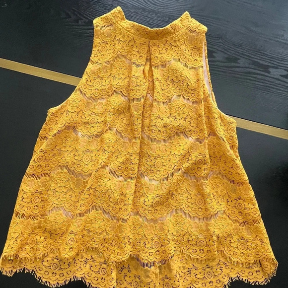 Love Fire Lace Tank with Small Stand Up Collar - Size S/P - Mustard Yell… - Picture 3 of 12